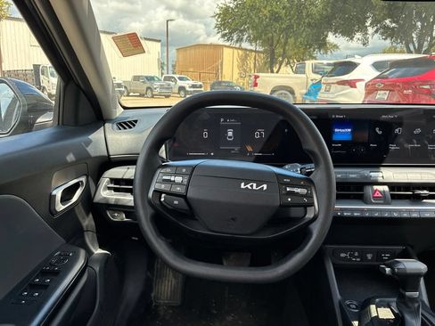 Used 2025 Kia K4 FWD image 15