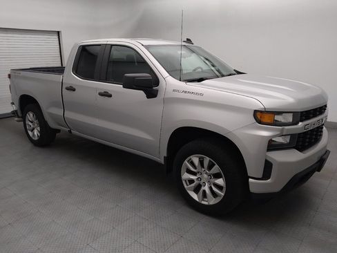 Used 2020 Chevrolet Silverado 1500 Custom w/ Custom Value Package AWD/4WD image 11