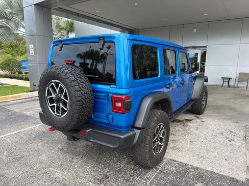 Used 2025 Jeep Wrangler Unlimited Rubicon w/ Safety Group AWD/4WD image 3