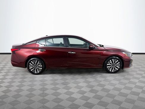 Used 2023 Nissan Altima 2.5 SV FWD image 8