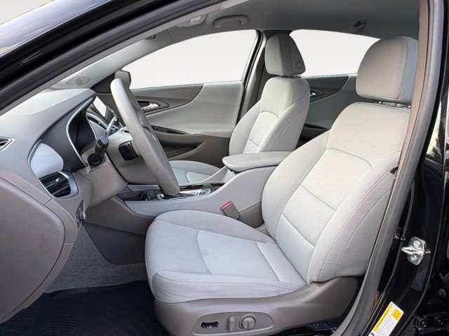 Used 2024 Chevrolet Malibu LS FWD image 2