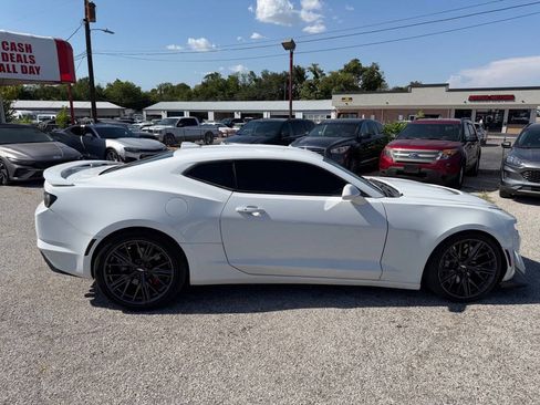 Used 2021 Chevrolet Camaro SS RWD image 8
