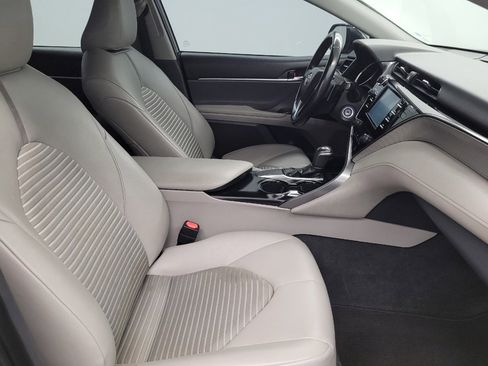 Used 2019 Toyota Camry SE FWD image 21