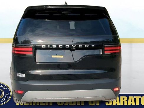 Used 2024 Land Rover Discovery S image 9