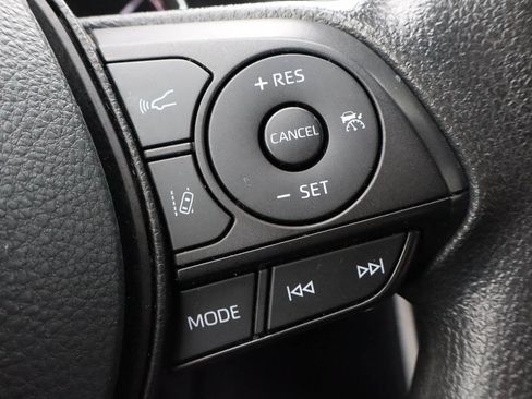Used 2024 Toyota RAV4 XLE FWD image 26