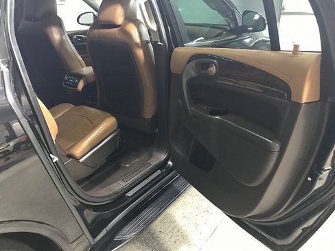Used 2017 Buick Enclave Premium w/ Experience Buick Package FWD image 18