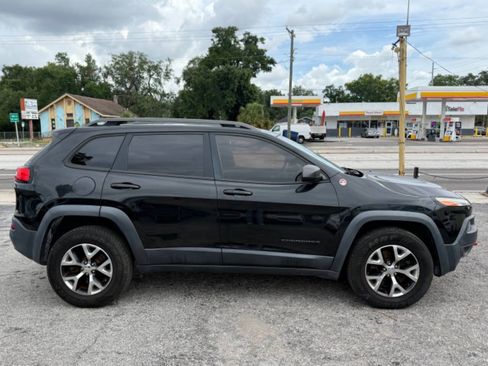Used 2016 Jeep Cherokee Trailhawk w/ Comfort/Convenience Group AWD/4WD image 5