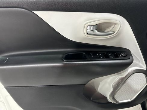 Used 2020 Jeep Renegade Limited w/ LED Lighting Group image 11