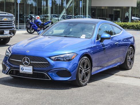 Used 2024 Mercedes-Benz CLE 300 4MATIC Coupe image 3