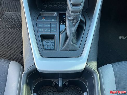 Certified 2022 Toyota RAV4 XLE w/ Convenience Package AWD/4WD image 31