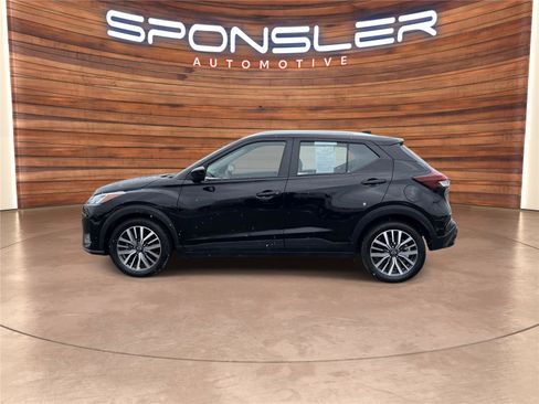 Used 2024 Nissan Kicks SV image 2