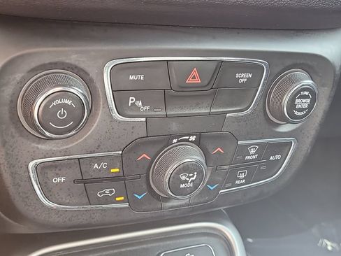 Used 2018 Jeep Compass Latitude w/ Popular Equipment Group AWD/4WD image 28
