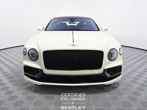 Used 2024 Bentley Flying Spur V8 image 11