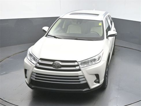 Used 2017 Toyota Highlander XLE image 55