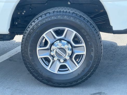 Certified 2024 Ford F350 Lariat w/ Lariat Ultimate Package AWD/4WD image 14