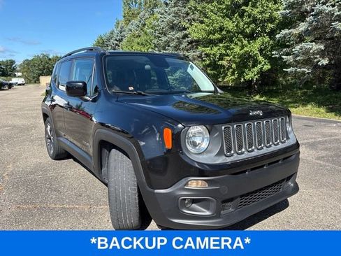 Used 2016 Jeep Renegade Latitude FWD image 2