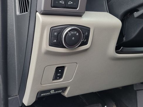 Used 2019 Ford F250 XLT w/ XLT Value Package image 19