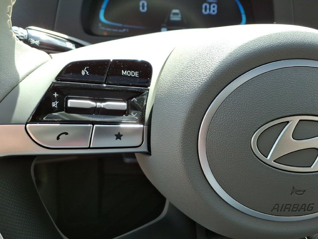 Used 2026 Hyundai Elantra SEL Sport Premium FWD image 18