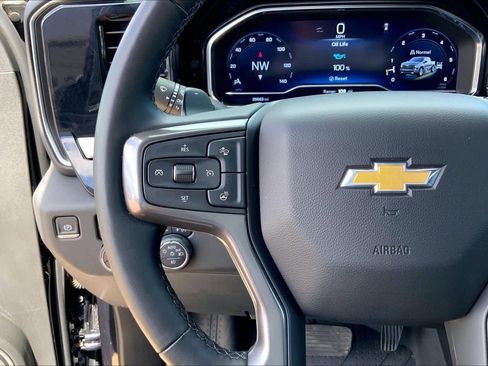 Used 2024 Chevrolet Silverado 1500 High Country w/ Technology Package AWD/4WD image 24