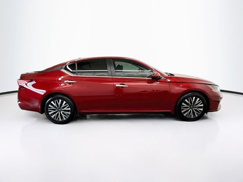 Used 2023 Nissan Altima 2.5 SV FWD image 10