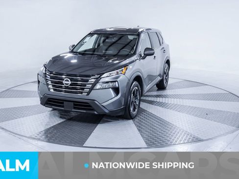 Used 2024 Nissan Rogue SV image 2