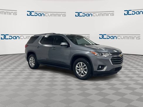 Used 2020 Chevrolet Traverse LT w/ LPO, 'HIT The Road' Package AWD/4WD image 2