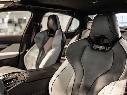 Used 2025 BMW M5 w/ Carbon Package image 19