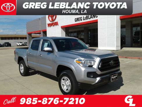 Used 2023 Toyota Tacoma SR image 1