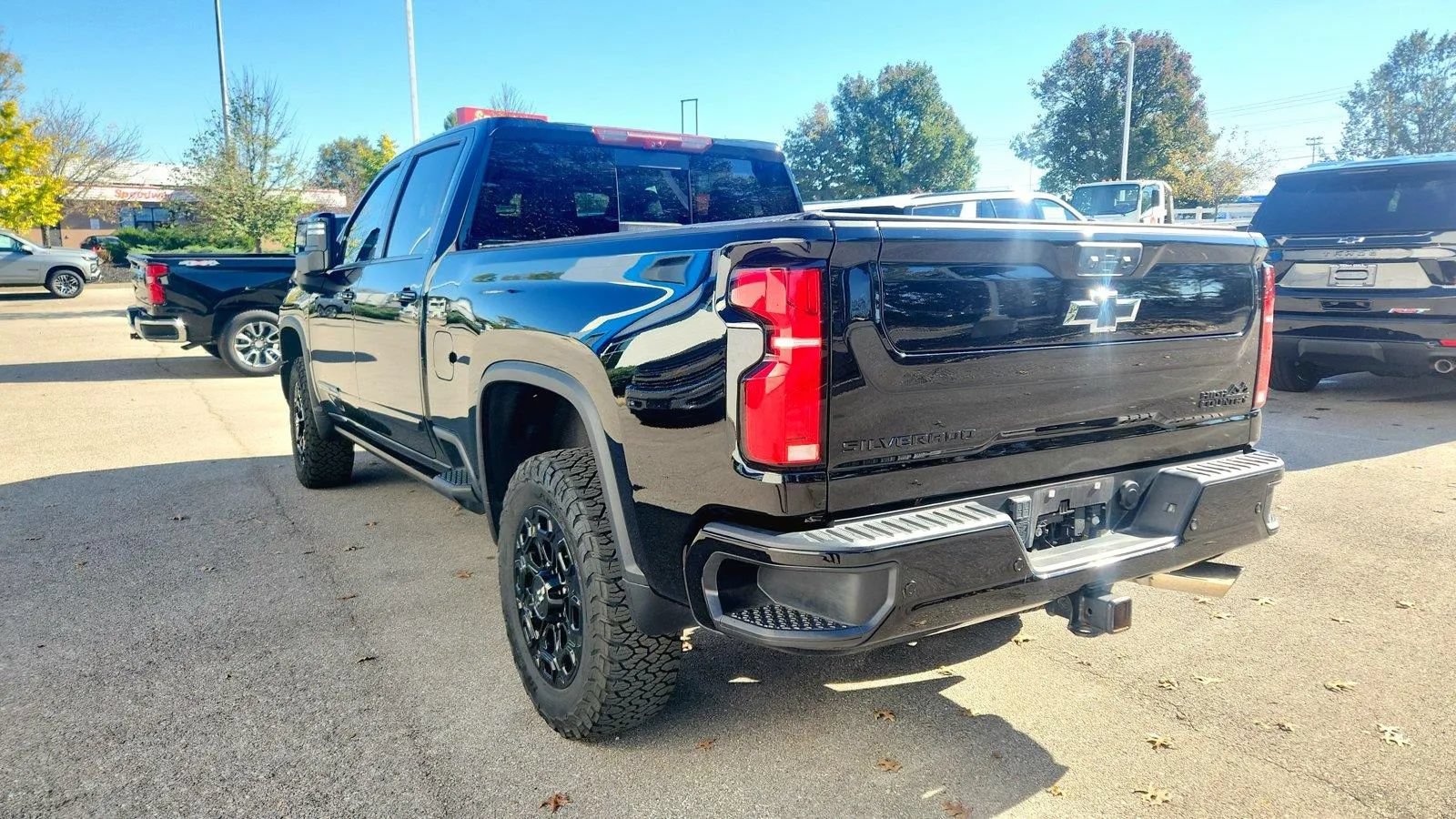 Used 2024 Chevrolet Silverado 2500 High Country w/ High Country Premium Package AWD/4WD image 4
