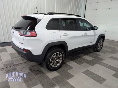 Used 2022 Jeep Cherokee Trailhawk w/ Sun, Sound & Nav Group AWD/4WD image 4