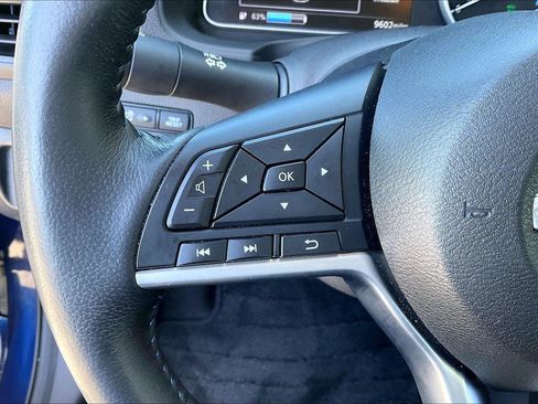 Used 2019 Nissan Leaf SL w/ SL Technology Package FWD image 11