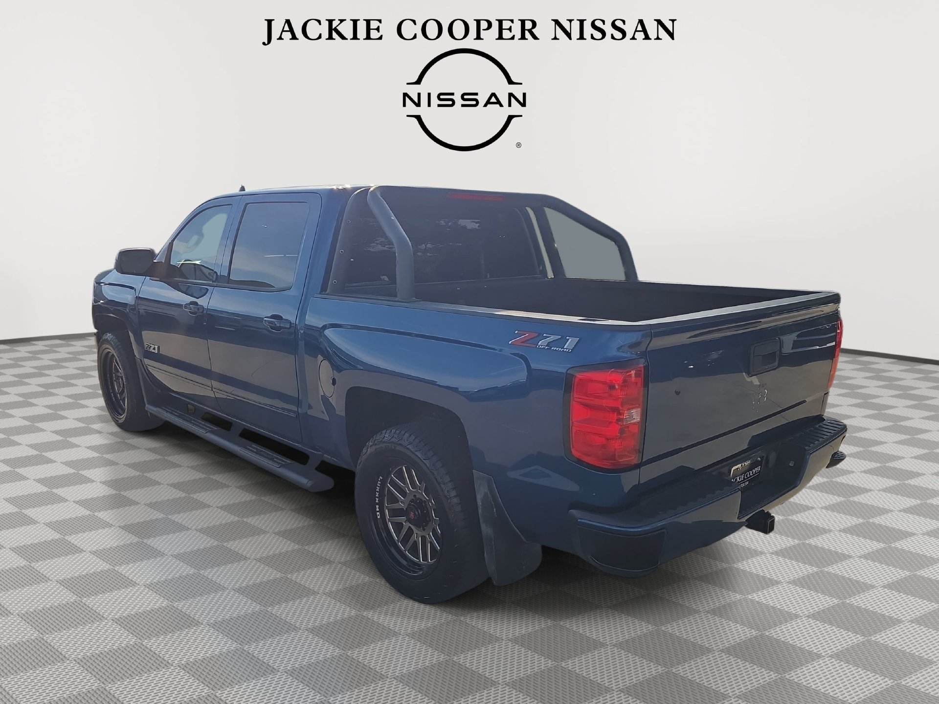 Used 2018 Chevrolet Silverado 1500 LT w/ All Star Edition AWD/4WD image 7