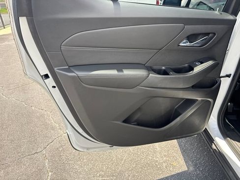 Used 2018 Chevrolet Traverse LT FWD image 22