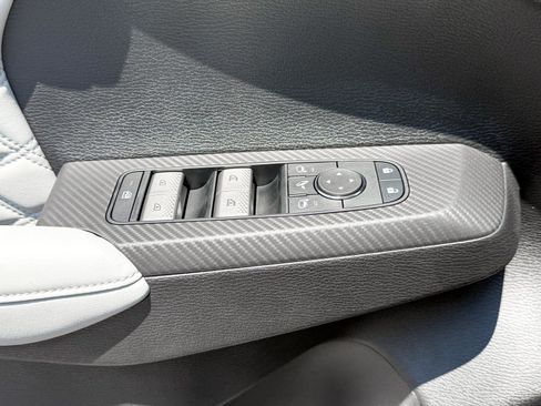 New 2025 Mitsubishi Outlander 4WD Plug-In Hybrid image 11