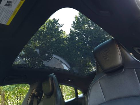 Used 2023 Porsche Taycan image 62