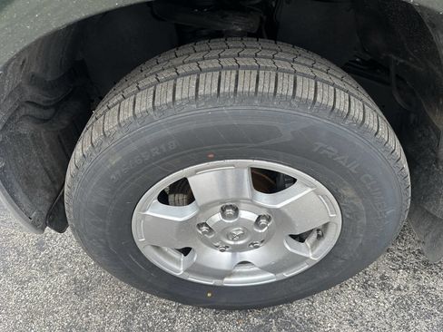 Used 2013 Toyota Tundra 4x4 Double Cab w/ TRD Off-Road Pkg image 25