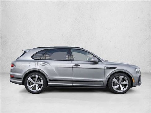 Used 2021 Bentley Bentayga AWD/4WD image 8