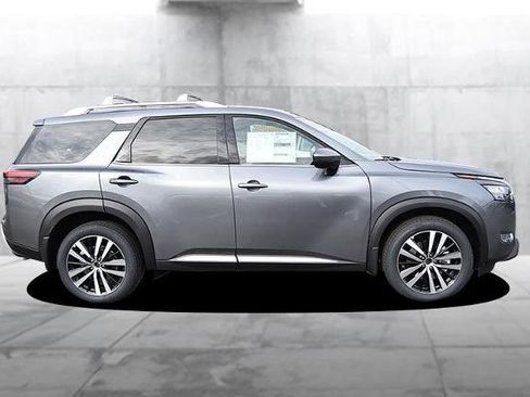 New 2025 Nissan Pathfinder Platinum image 5