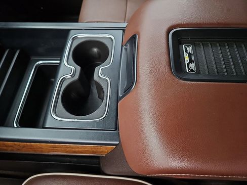 Used 2017 Chevrolet Silverado 1500 High Country image 26