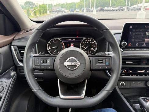 Used 2023 Nissan Rogue SV w/ SV Premium B Package AWD/4WD image 9
