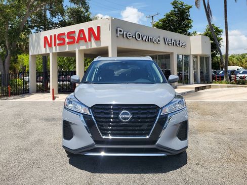 Certified 2024 Nissan Kicks SV image 2