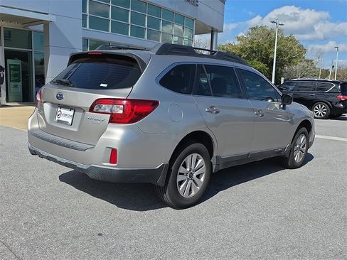 Used 2017 Subaru Outback 2.5i image 8