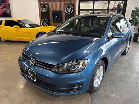 Used 2015 Volkswagen Golf S w/ Lighting Package image 2