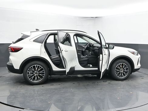 New 2026 Ford Escape SE w/ Class II Trailer Tow Package FWD image 59