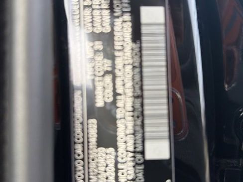 Certified 2025 Volvo XC60 B5 Plus image 26