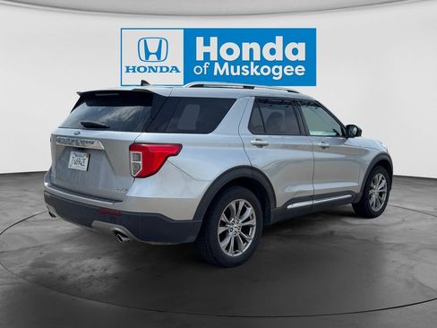 Used 2023 Ford Explorer Limited AWD/4WD image 5