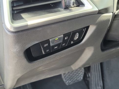 Used 2025 BMW 330i xDrive Sedan AWD/4WD image 17