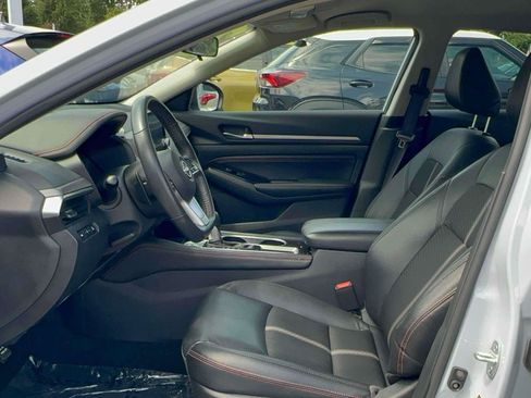 Used 2023 Nissan Altima 2.5 SR FWD image 15