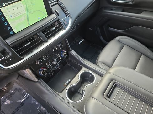 Used 2024 Chevrolet Tahoe Z71 w/ Luxury Package image 27