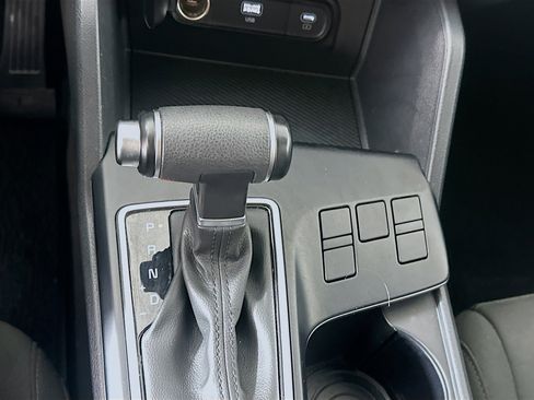 Used 2025 Kia Sportage LX FWD image 23